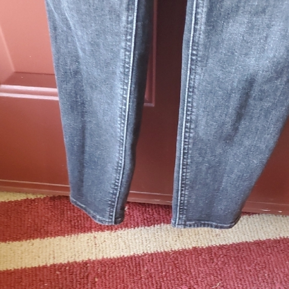 Levi's Premium Black skinny Overalls with Classic Bib Front and Sturdy Denim - Picture 8 of 15